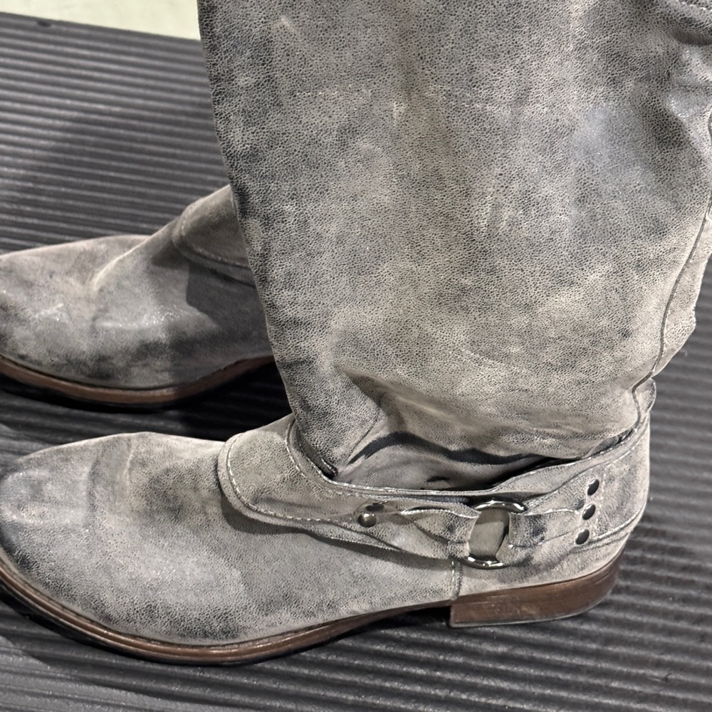 Ladies Madeline gray boots sized 7.5M